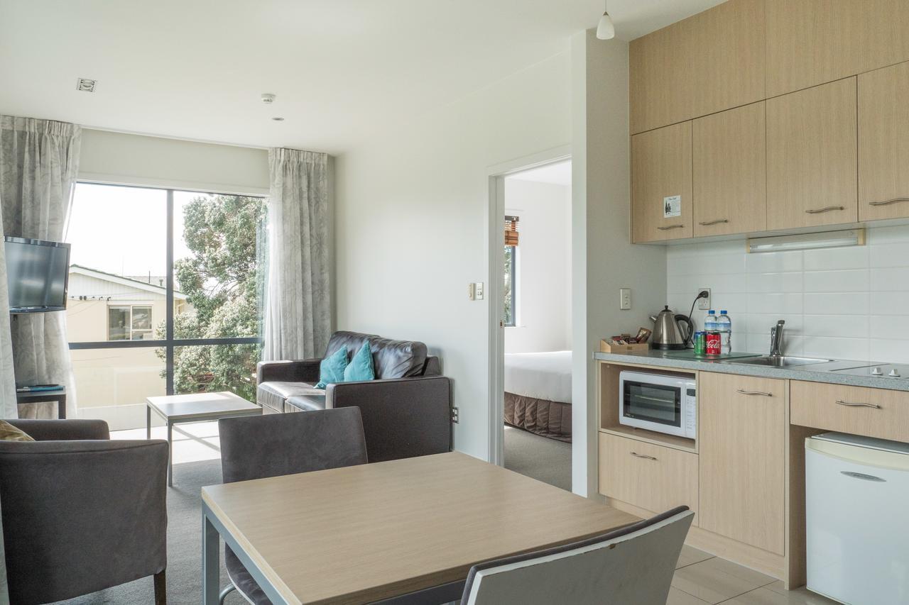 Waves Motel Orewa Exterior photo