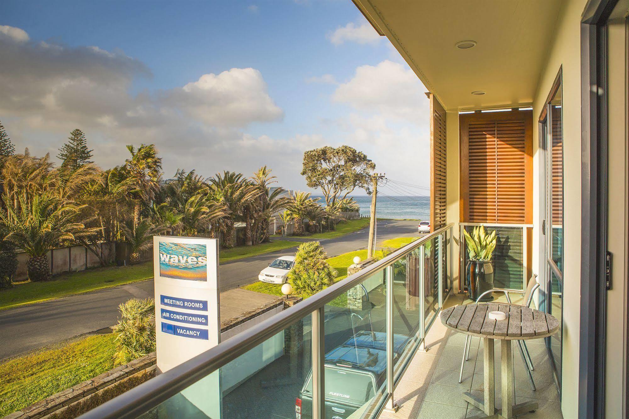 Waves Motel Orewa Exterior photo