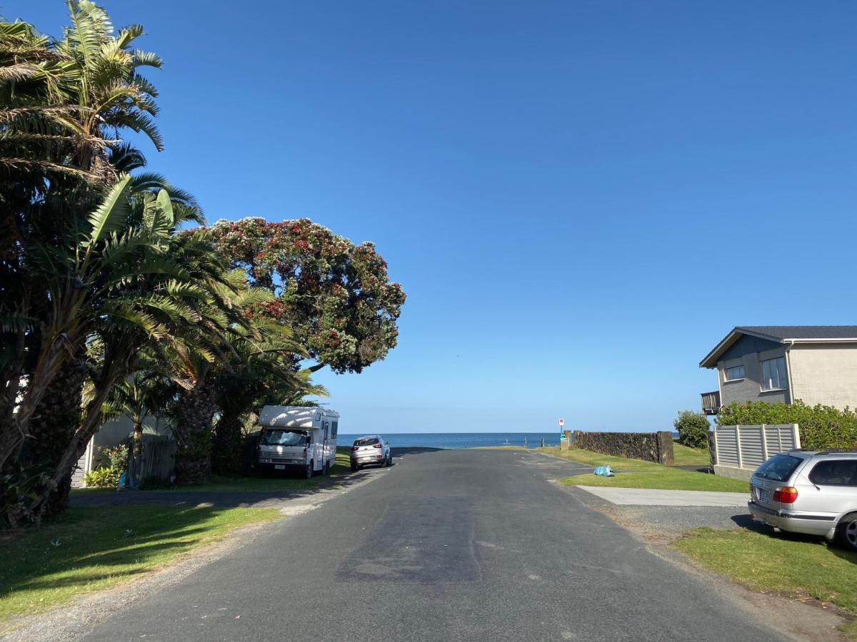 Waves Motel Orewa Exterior photo
